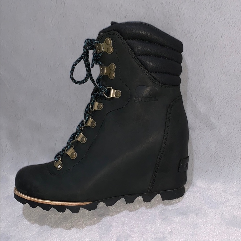Sorel Conquest Wedge Boots Sz 7
